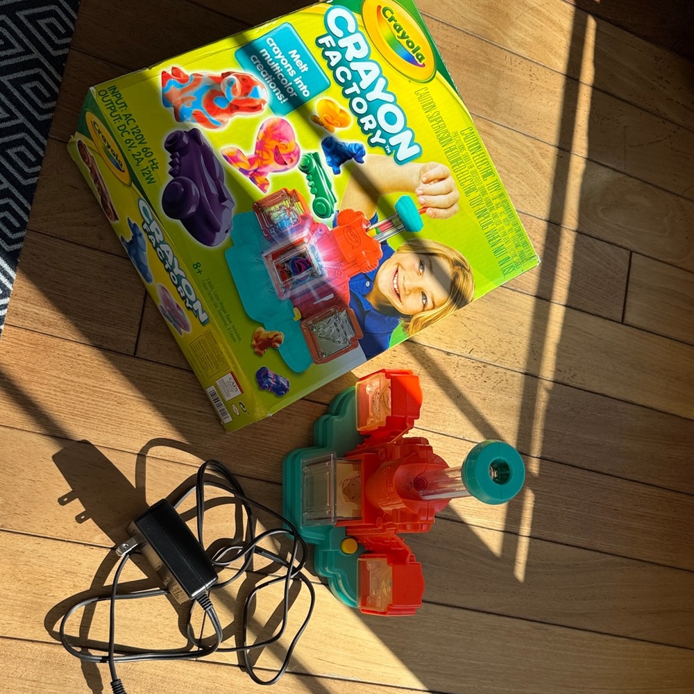 Crayola Crayon Factory Kit - Red & Teal